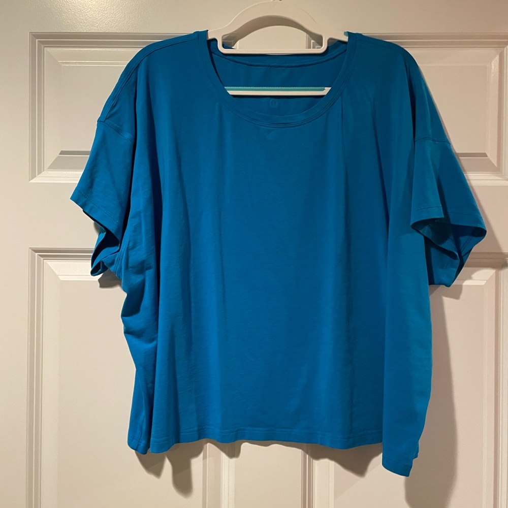 lululemon athletica Short Sleeve Tee in Bright Turquoise Blue
